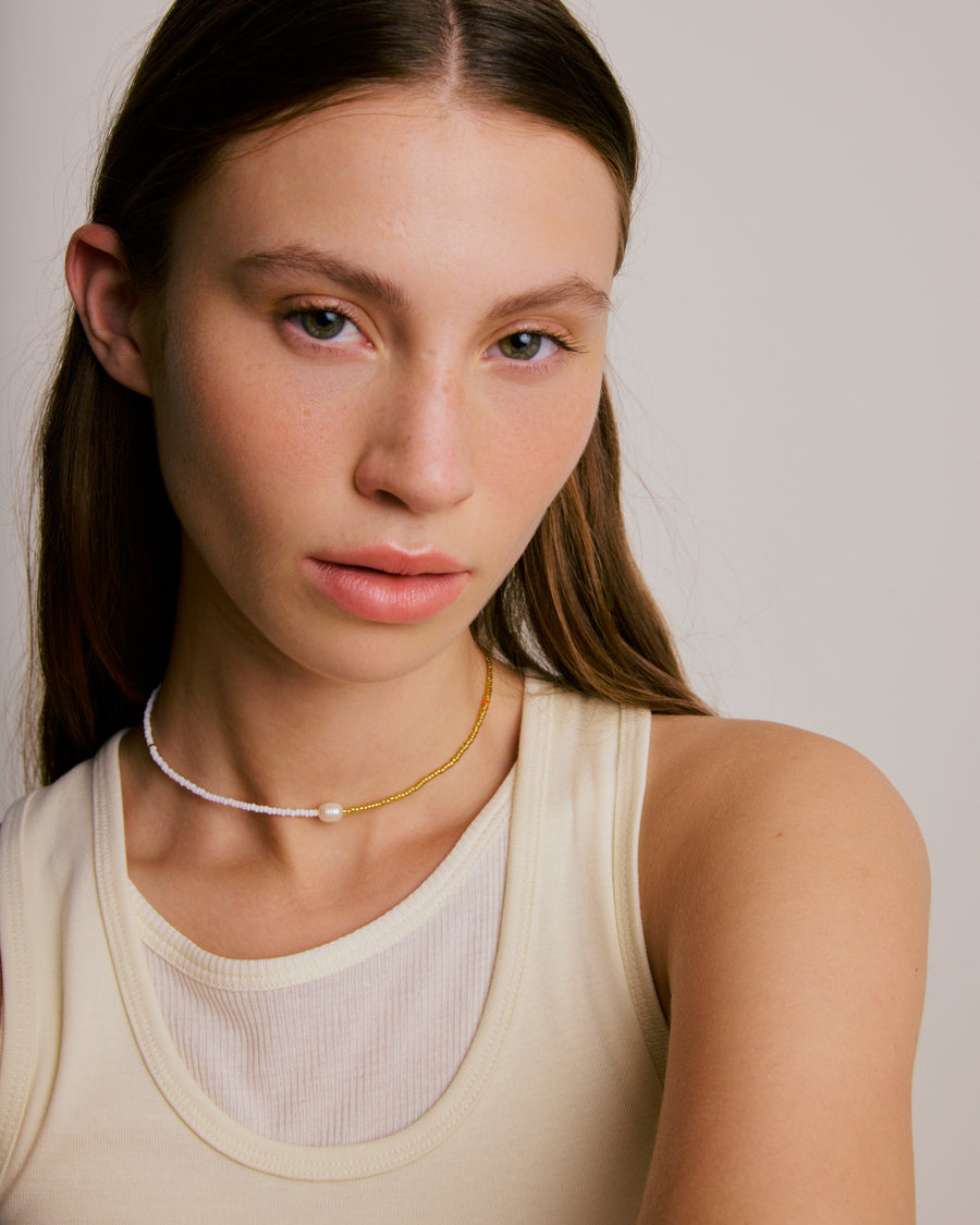 Beaded Necklace with Pearl - Gold & White
